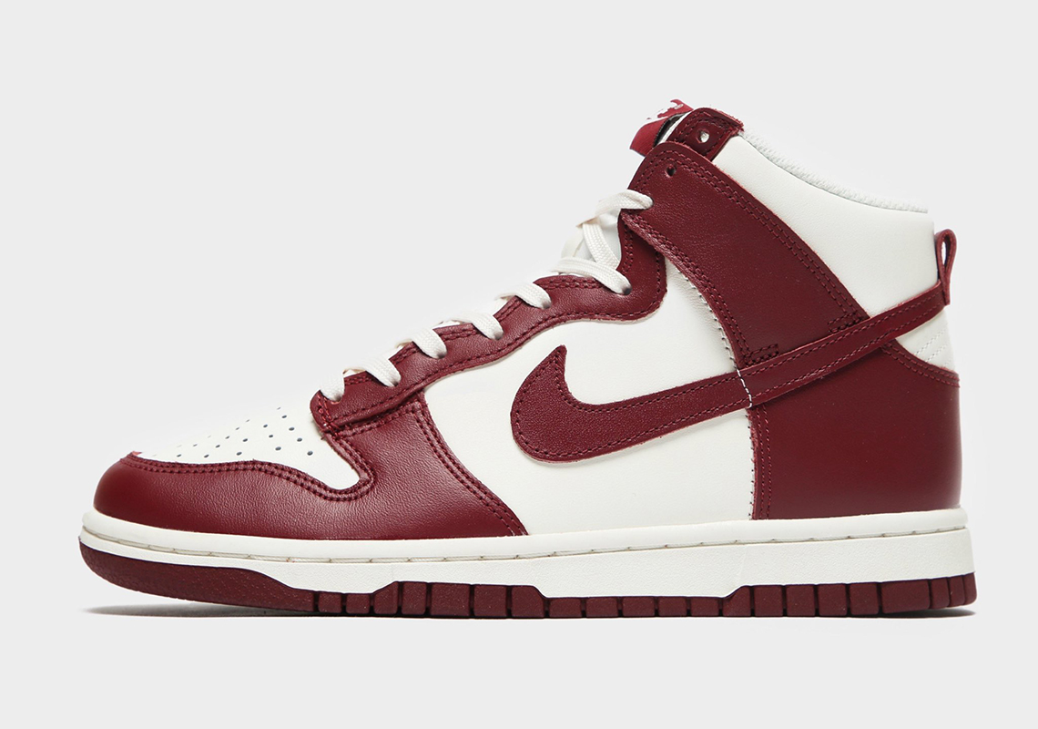 Nike Dunk High Team Red Wmns 2