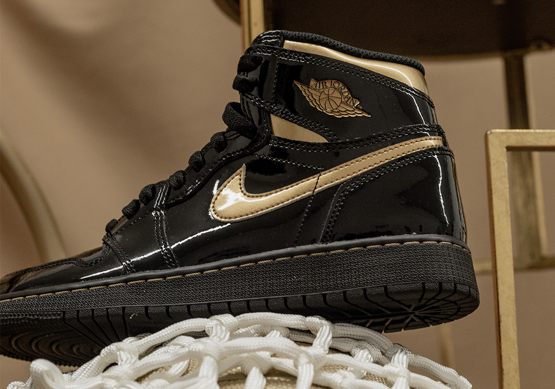 Air Jordan 1 Black Gold 2020 Release Reminder 2