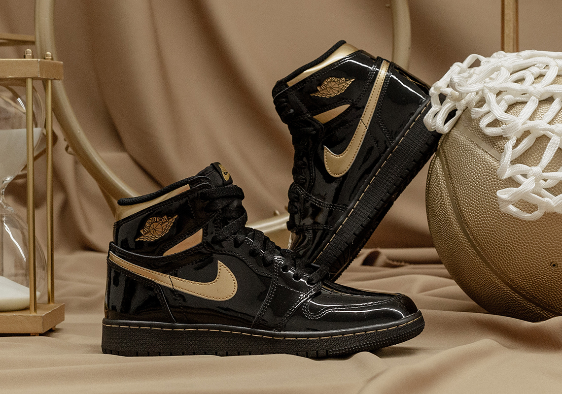 Air Jordan 1 Black Gold 2020 Release Reminder 7