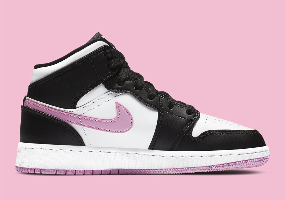 Air Jordan 1 Mid Gs Black White Arctic Pink 555112 103 3