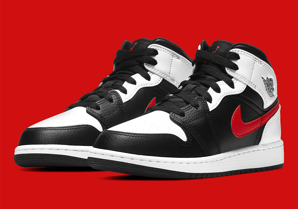 This Air Jordan 1 Mid GS Finds Another Way To Flip Chicago Colors