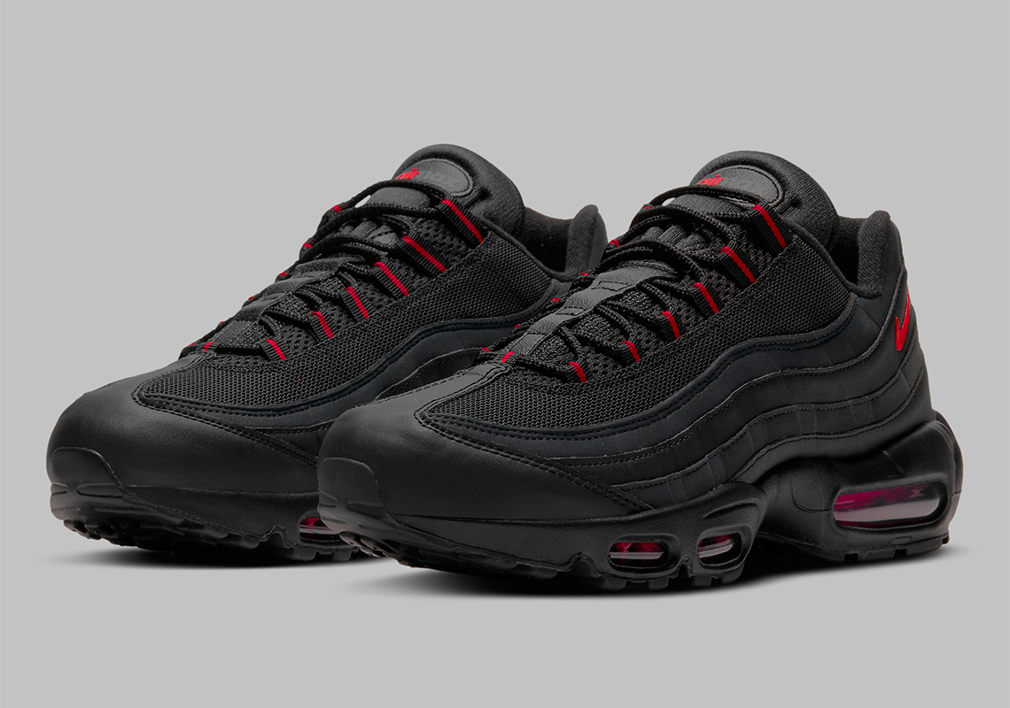 The Nike Air Max 95 "Bred" Comes With Reflective Exteriors