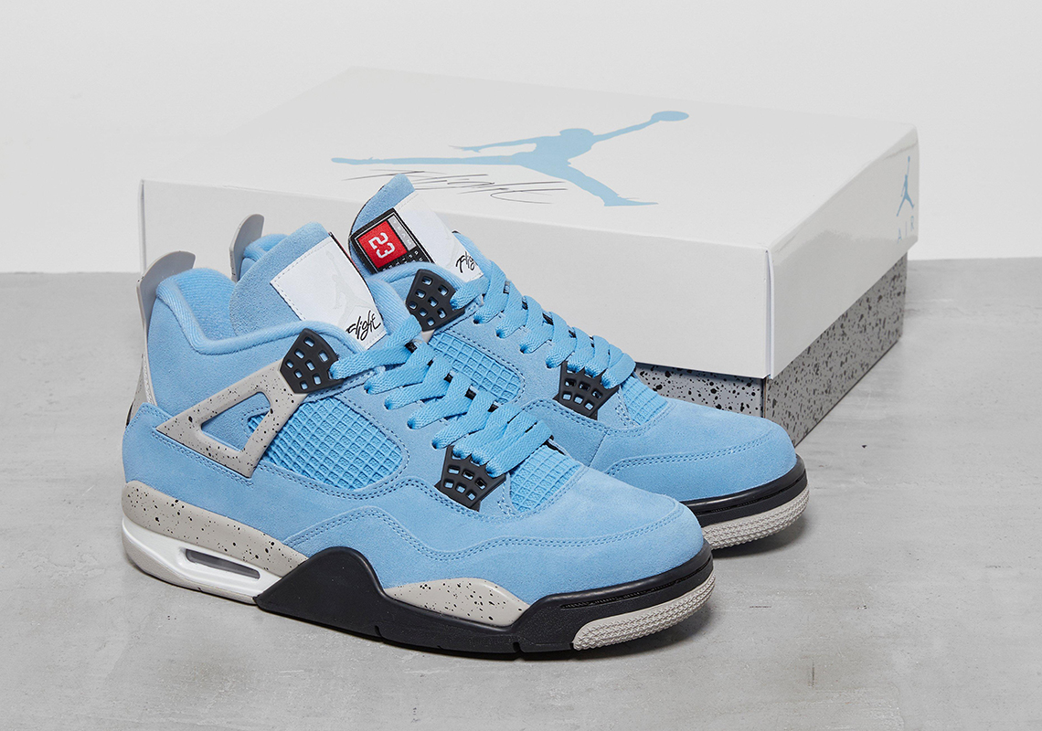 Air Jordan 4 University Blue Photos 1