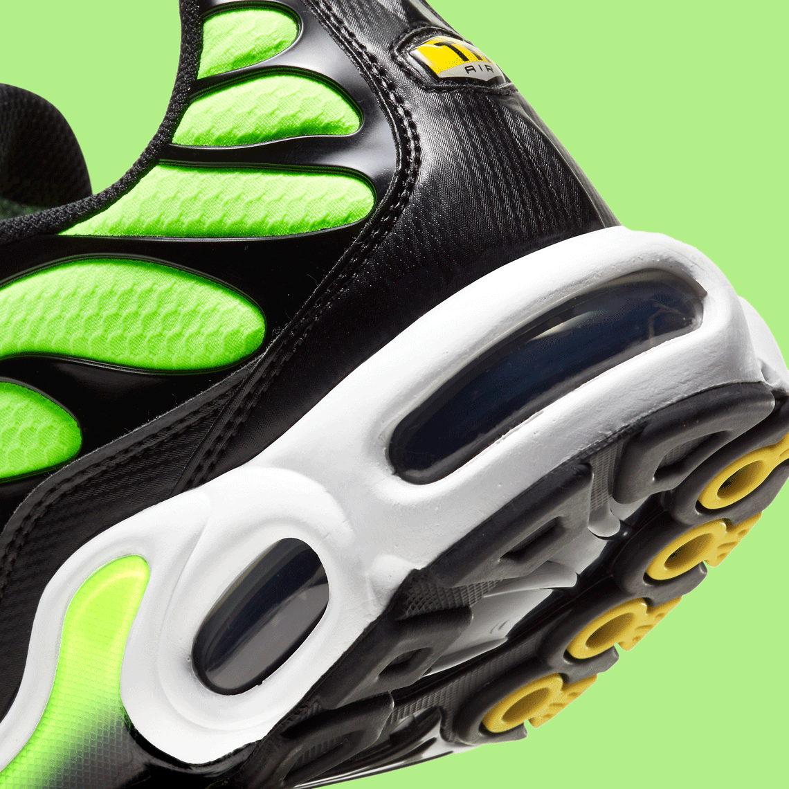 Nike Air Max Plus Cv8838 300 03