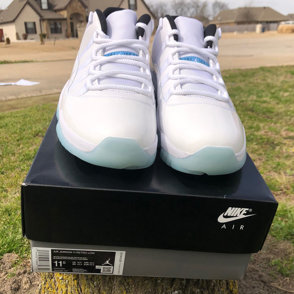 Jordan 11 Low Legend Blue 1