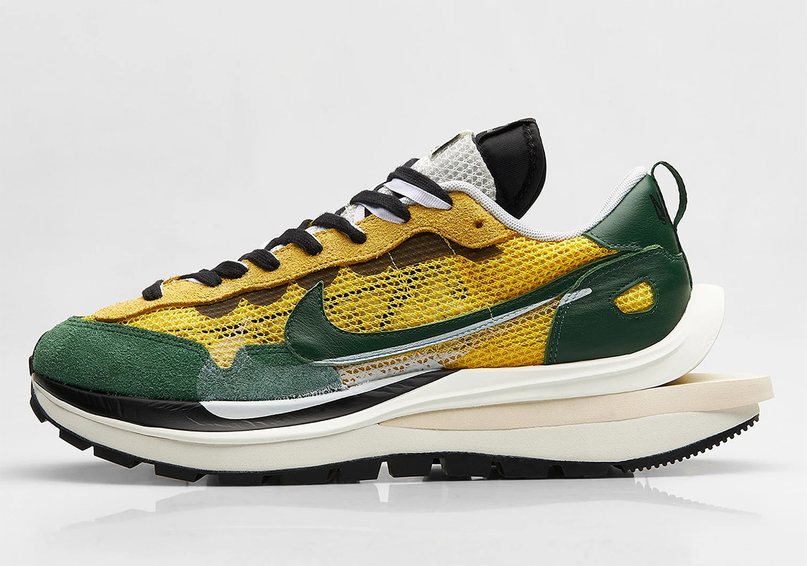 Sacai Nike Vaporwaffle Tour Yellow Gorge Green Store List 3