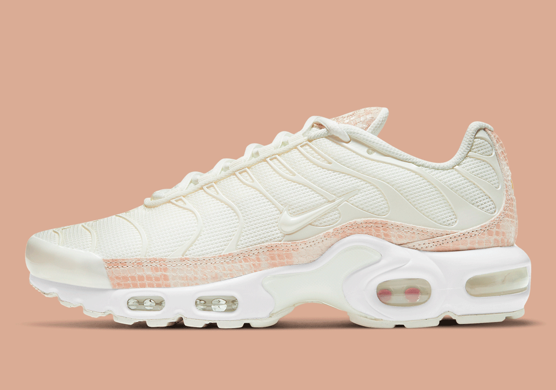 The Nike Air Max Plus Gets An Elegant Pink Snakeskin Mudguard