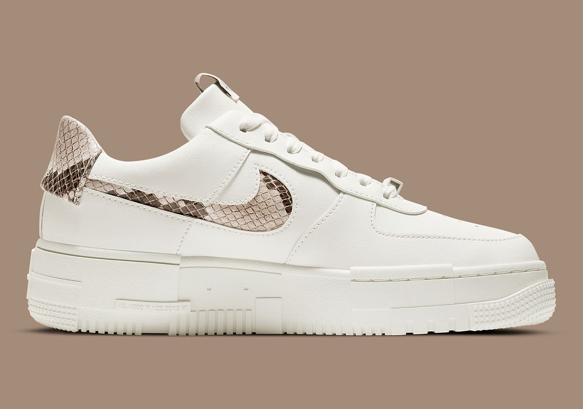 Air Force 1 Low Pixel Wmns Snakeskin Cv8481 101 4