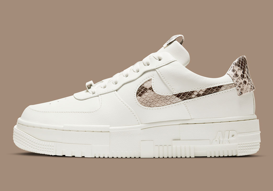 Air Force 1 Low Pixel Wmns Snakeskin Cv8481 101 7