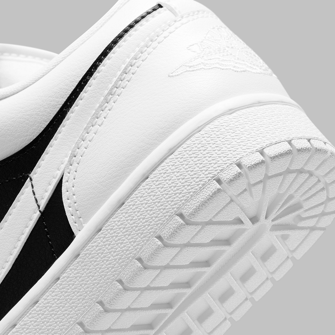 Air Jordan 1 Low Wmns White Black Dc0774 100 4