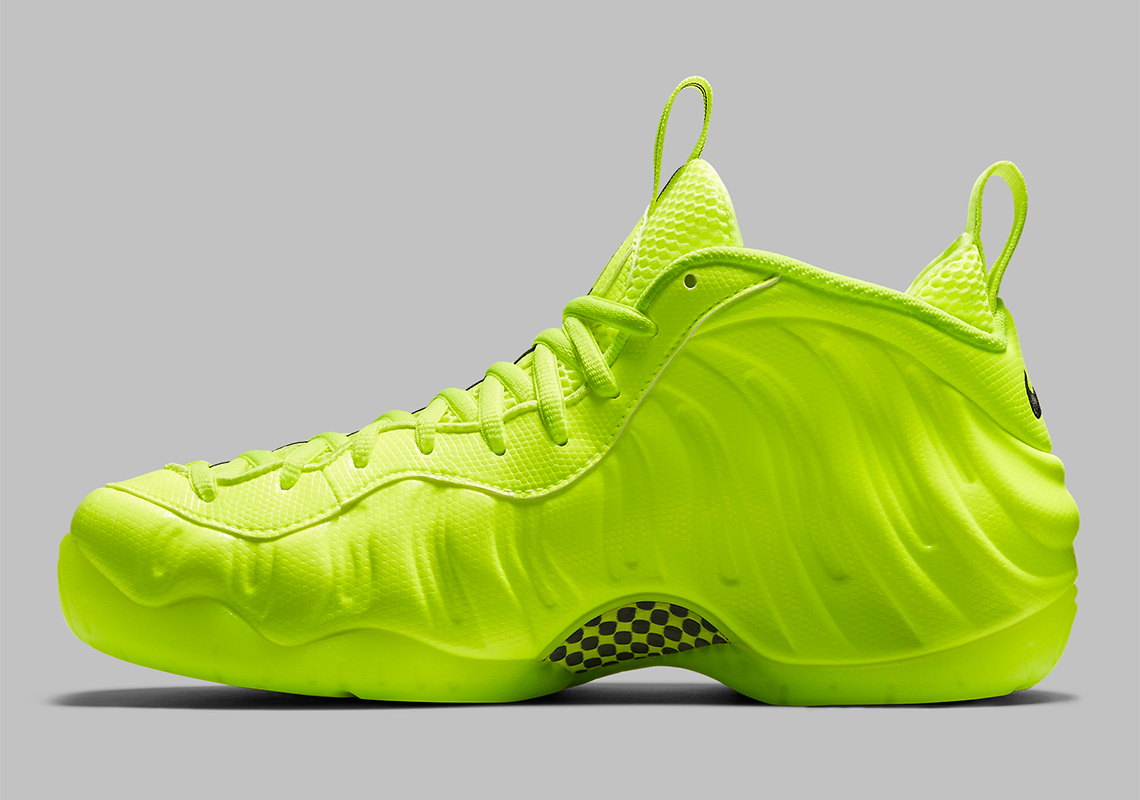 Nike Air Foamposite Pro Volt Black 624041 700 3