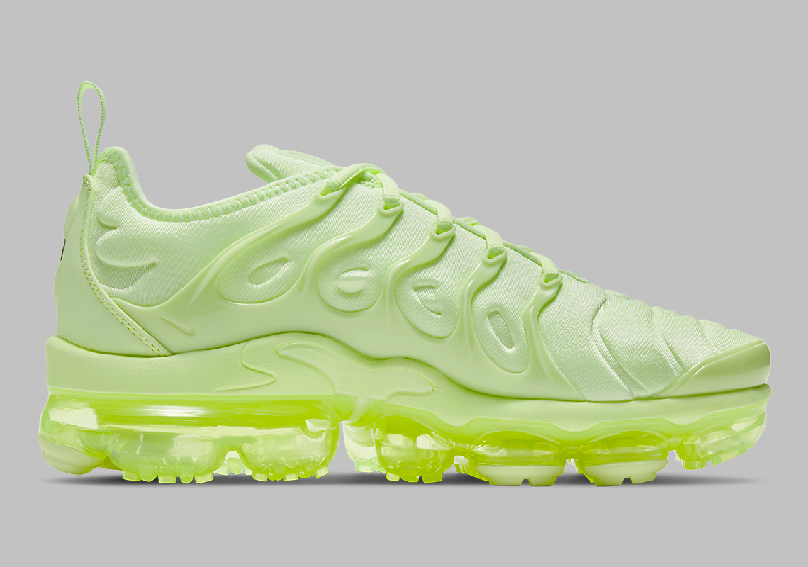 Nike Vapormax Plus Barely Volt Dj3023 700 3