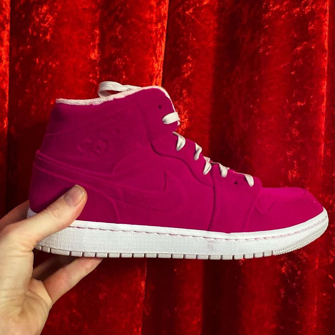 Pigalle Air Jordan 1 Mid Velvet 3