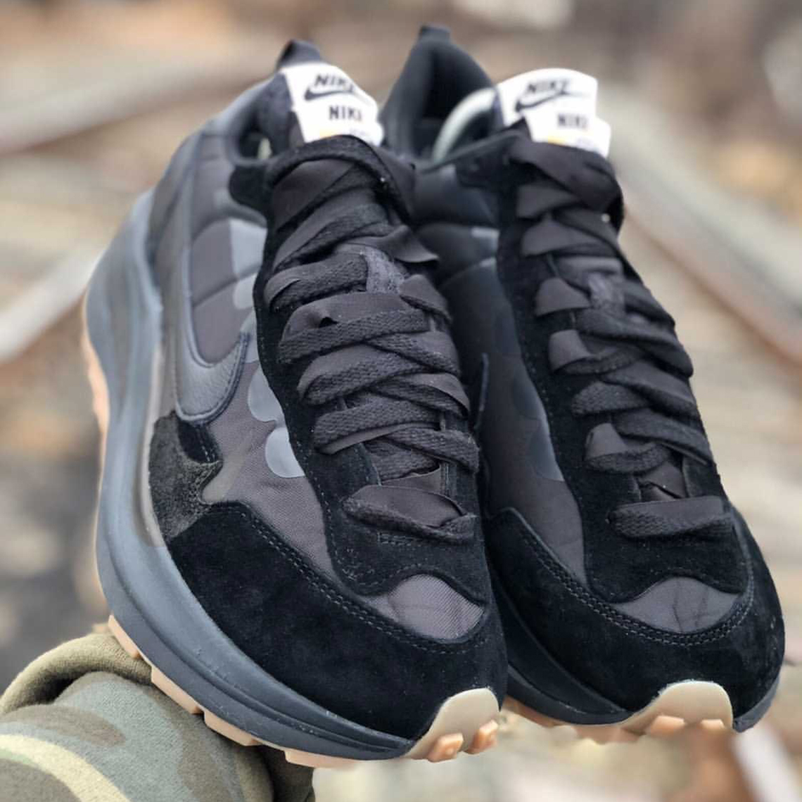 Sacai Nike Vaporwaffle Black 3