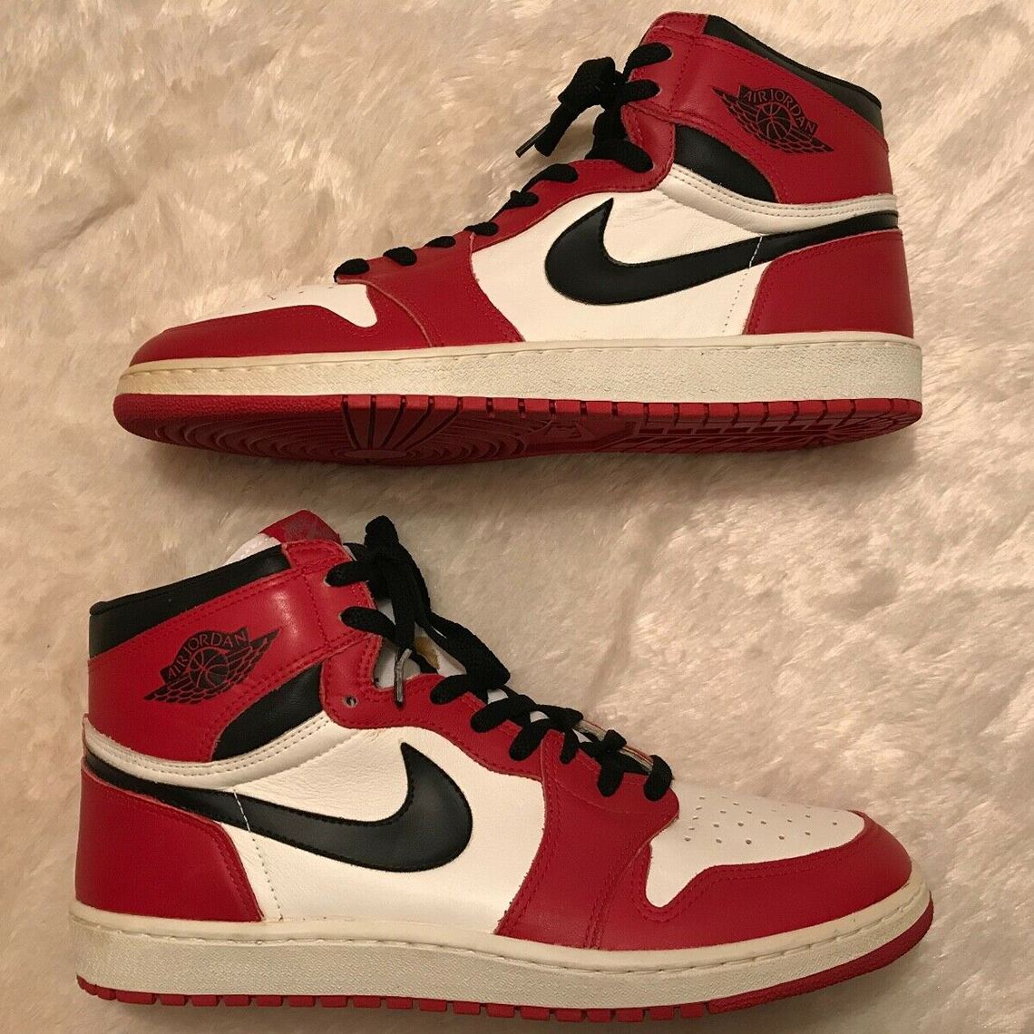 Air Jordan 1 Chicago Signed Unworn 10