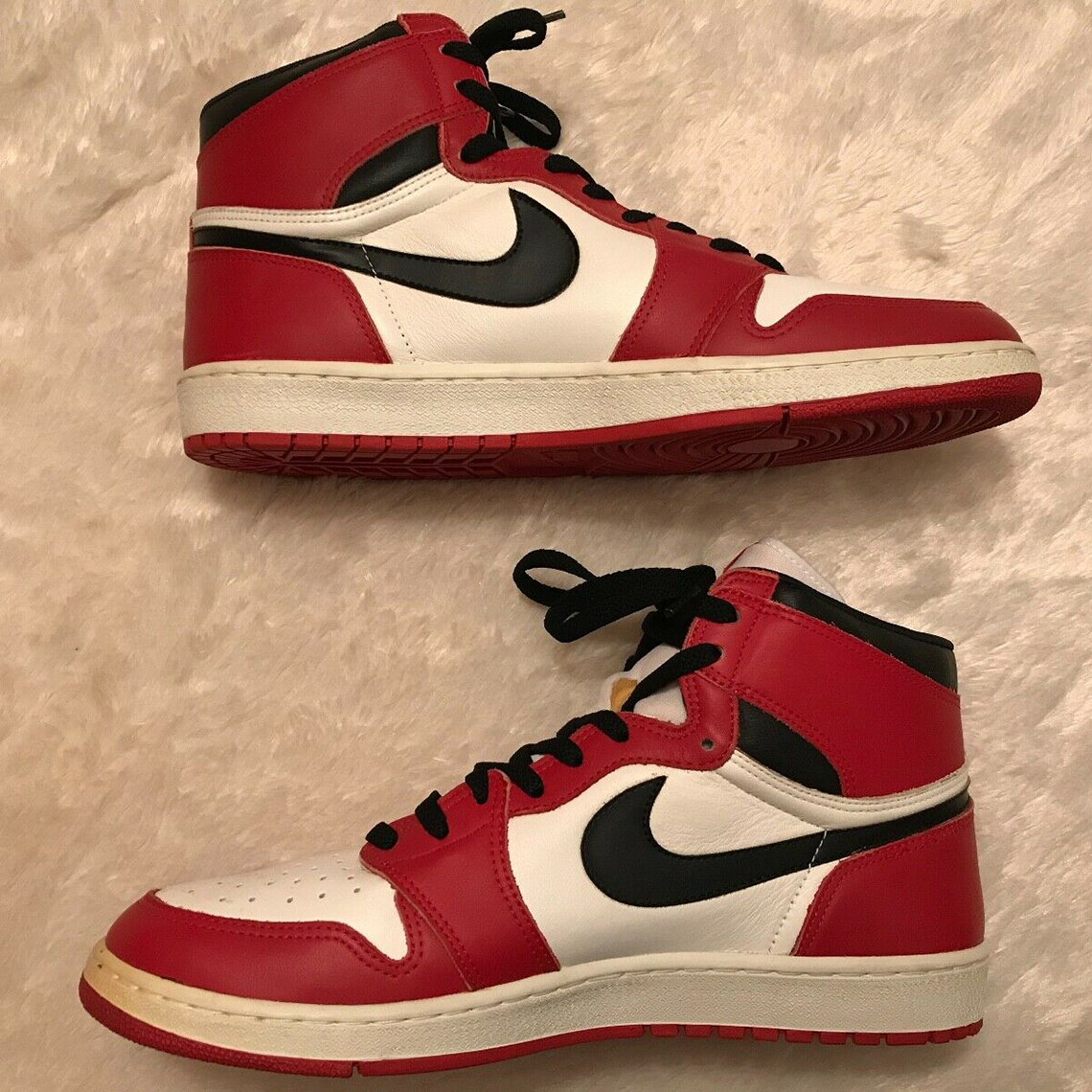 Air Jordan 1 Chicago Signed Unworn 11