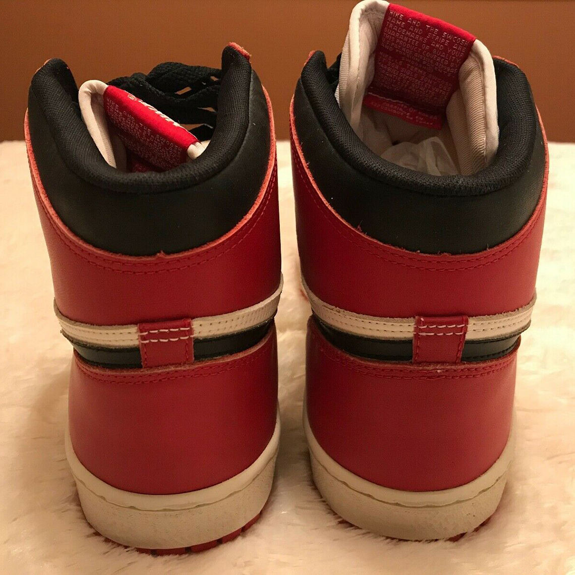 Air Jordan 1 Chicago Signed Unworn 3