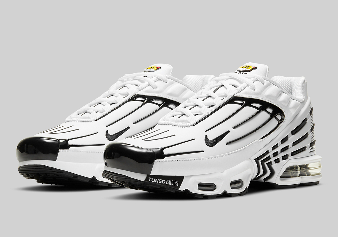 The Nike Air Max Plus 3 Delivers A Simple Black And White Colorway