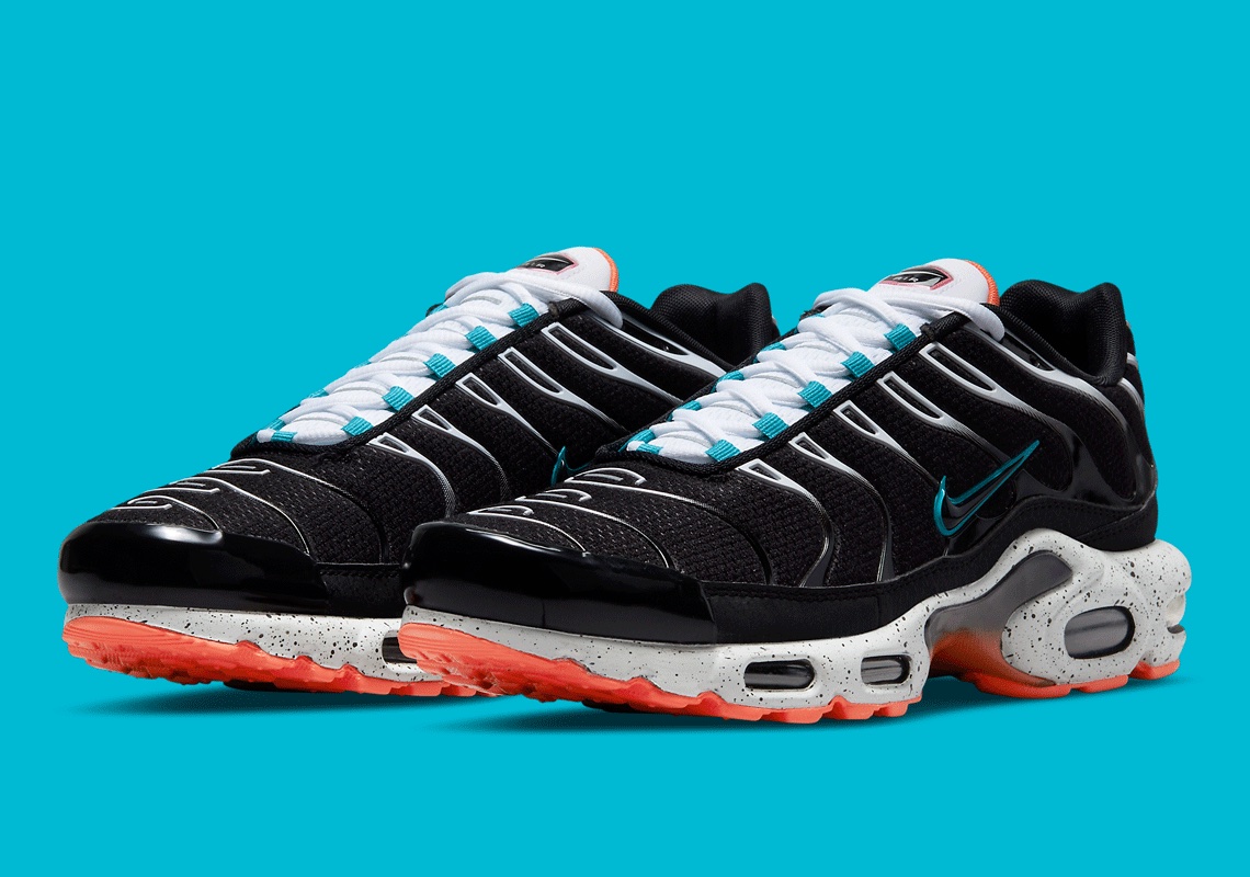 An Outdoors-Ready Palette Lands On This Nike Air Max Plus