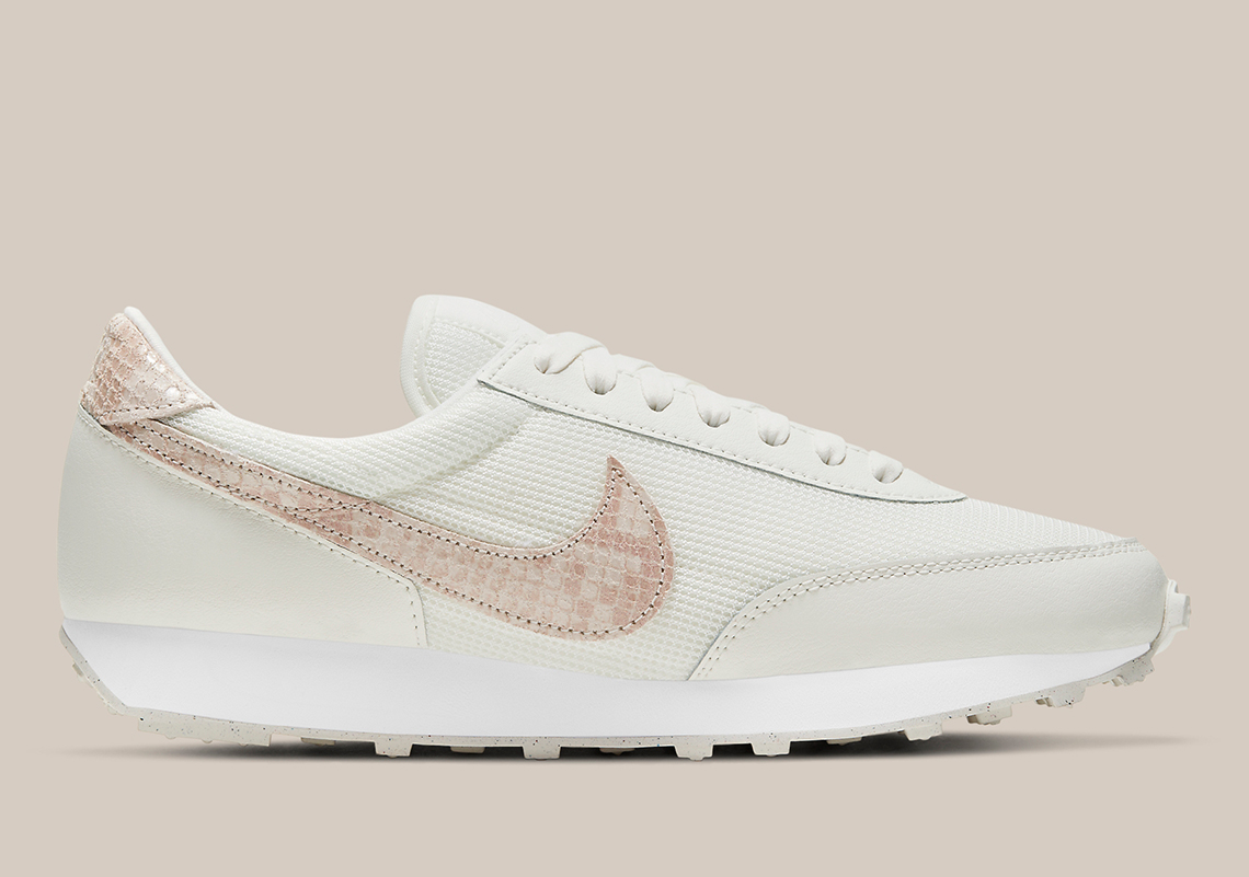 Nike Daybreak Snakeskin Dh4262 100 1 1