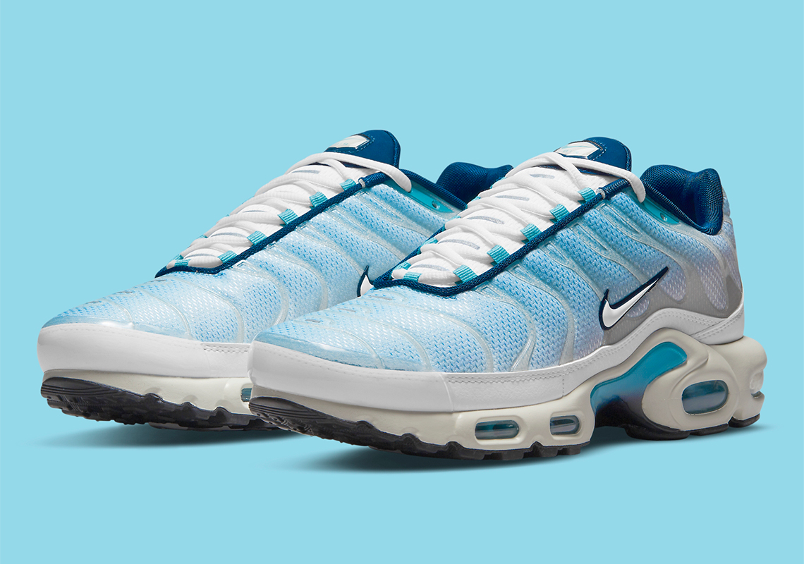 This Nike Air Max Plus Looks To Clear Skies