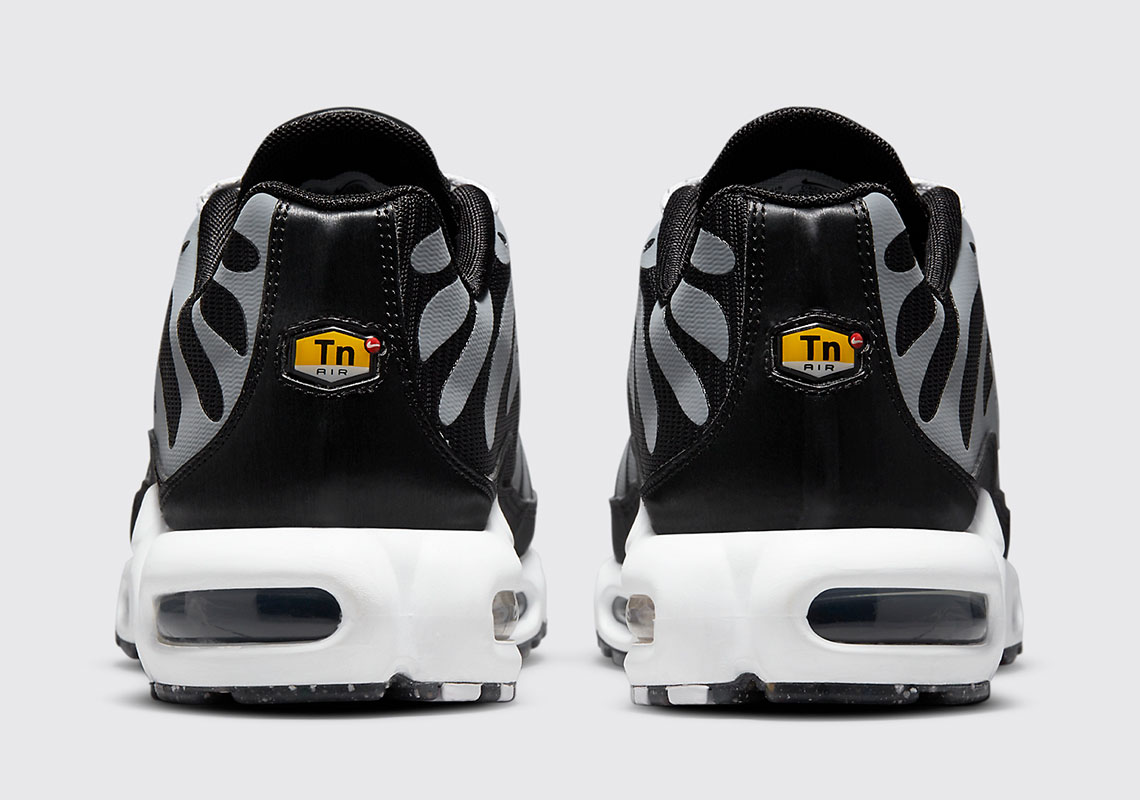 Nike Air Max Plus Black Dark Smoke Grey White Dm2466 001 5