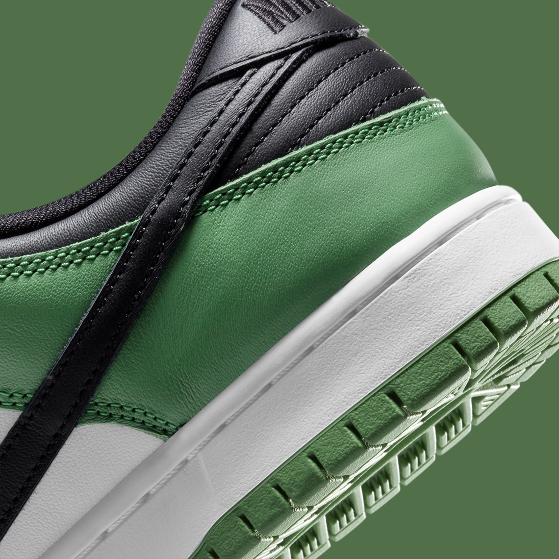 Nike Sb Dunk Low Classic Green Bq6817 302 9