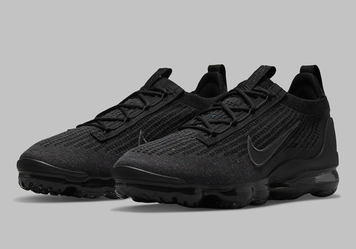 The Nike Vapormax Flyknit 2021 Kicks Off The Year In Triple Black