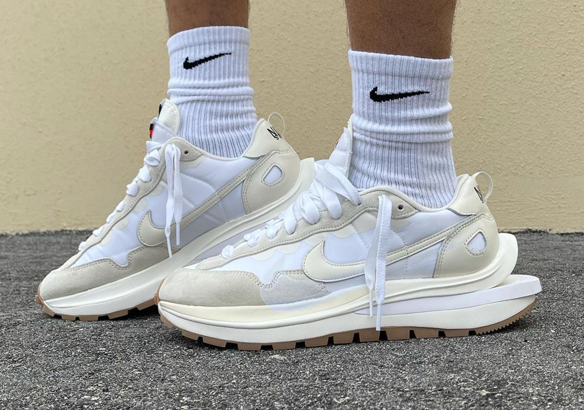 Sacai Nike Vaporwaffle Sail Photos 2