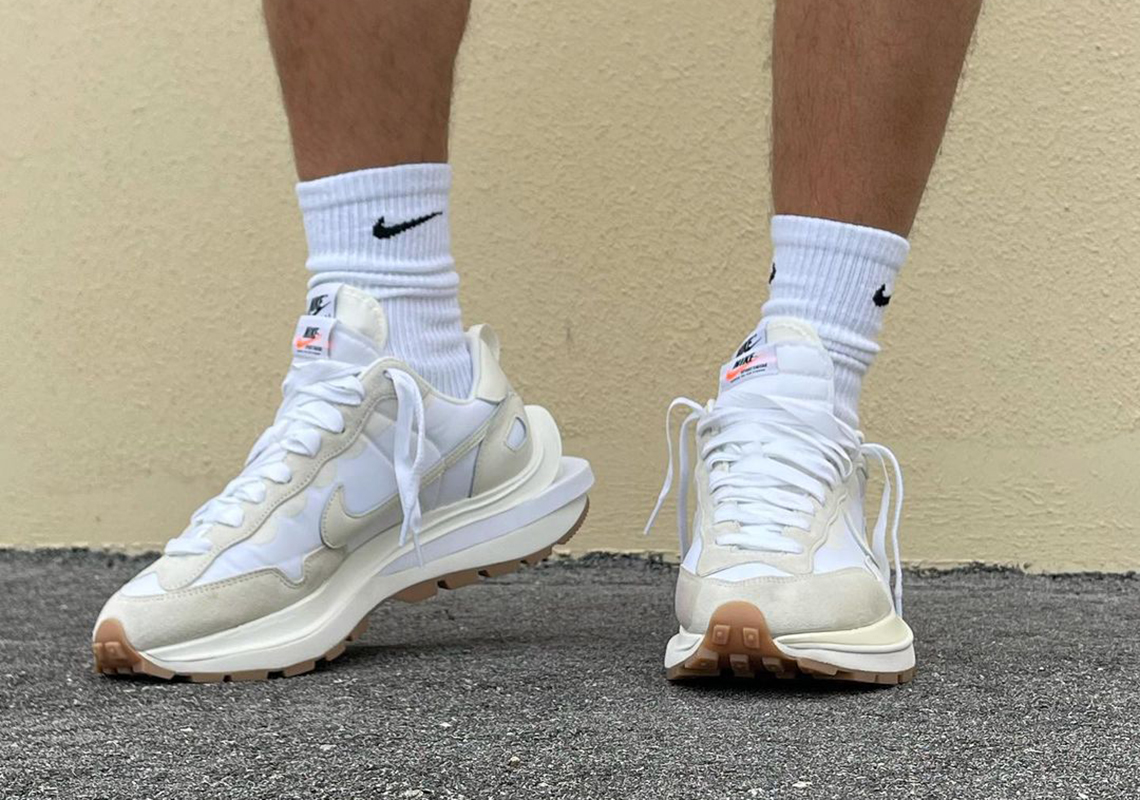 Sacai Nike Vaporwaffle Sail Photos 5