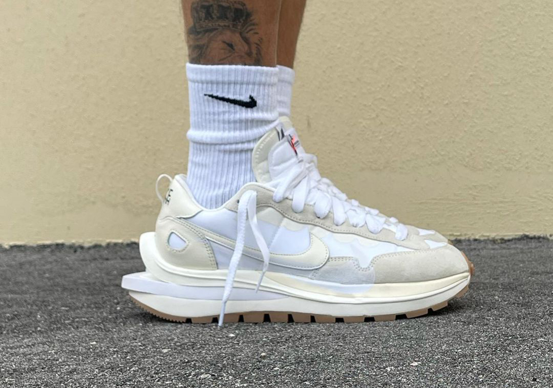 Sacai Nike Vaporwaffle Sail Photos 6