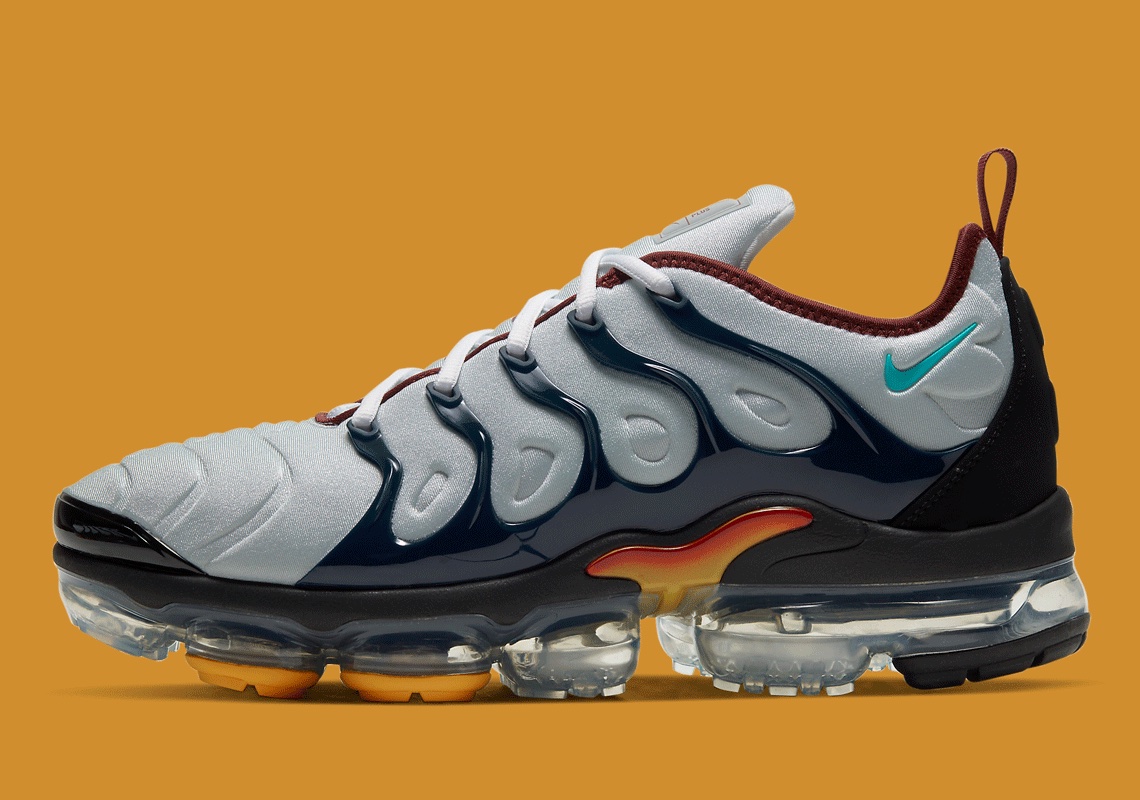 This Nike VaporMax Plus Blends "Pure Platinum" With A Sunset Gradient