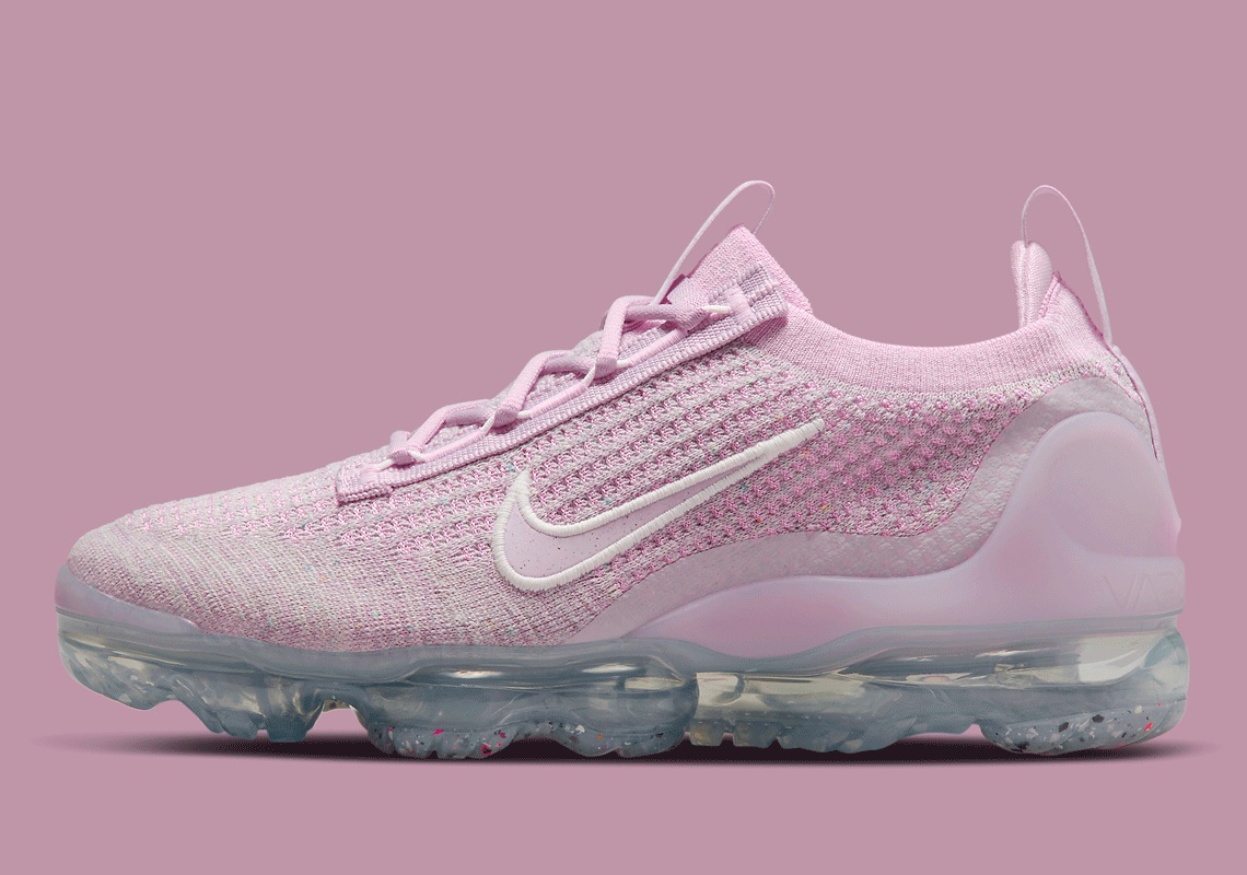 The Nike Vapormax Flyknit 2021 Goes Full Pink