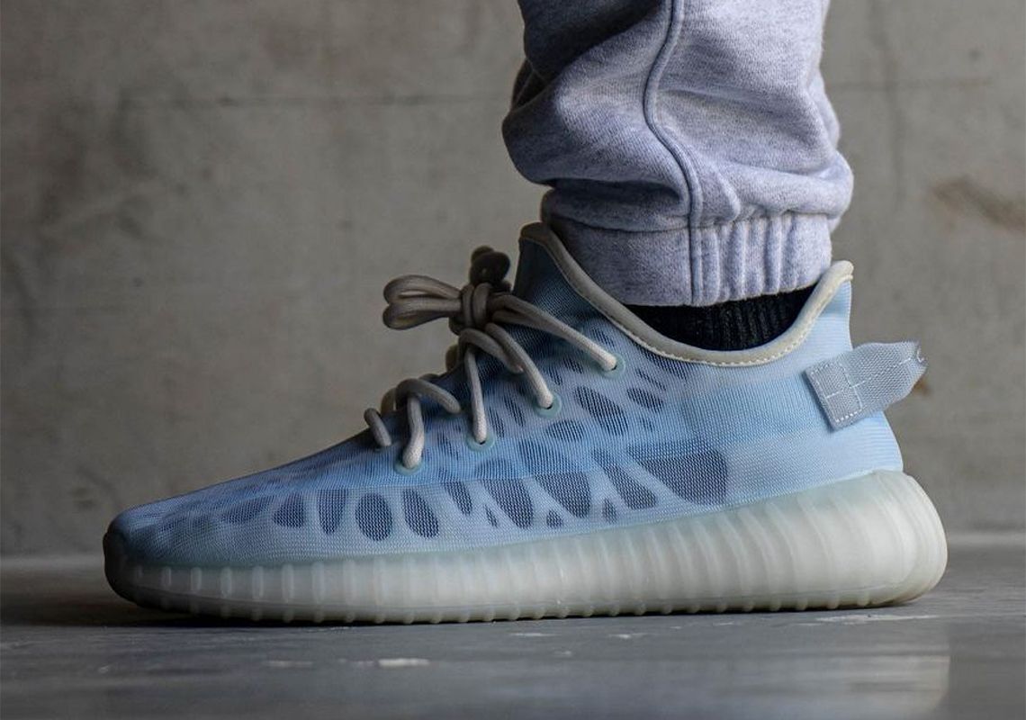 Adidas Yeezy Boost 350 V2 Mono Ice Blue Photo 2