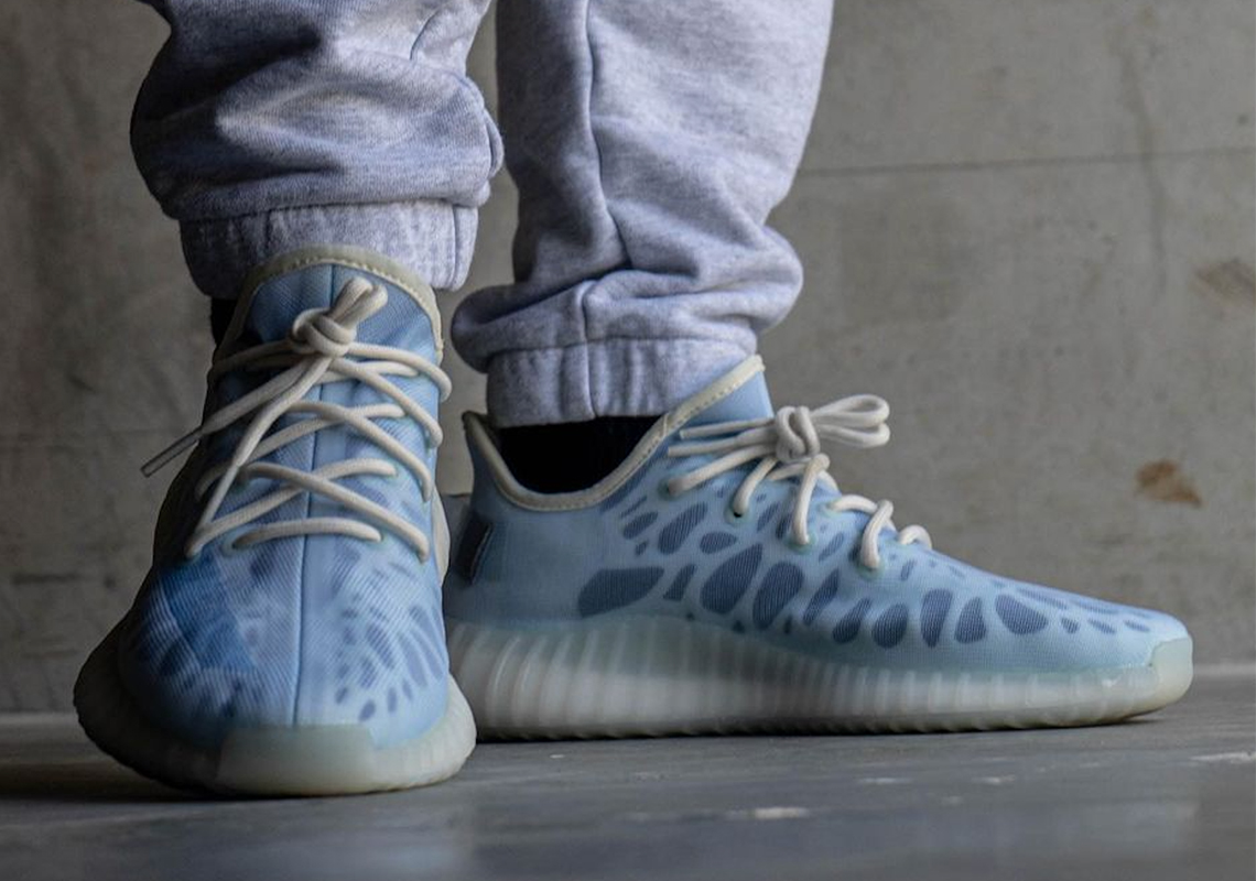 Adidas Yeezy Boost 350 V2 Mono Ice Blue Photos 10