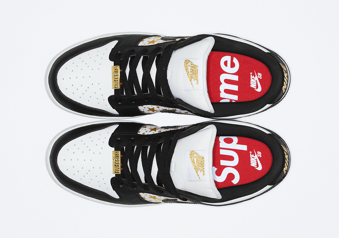 Supreme Nike Sb Dunk Official Photos Black 3