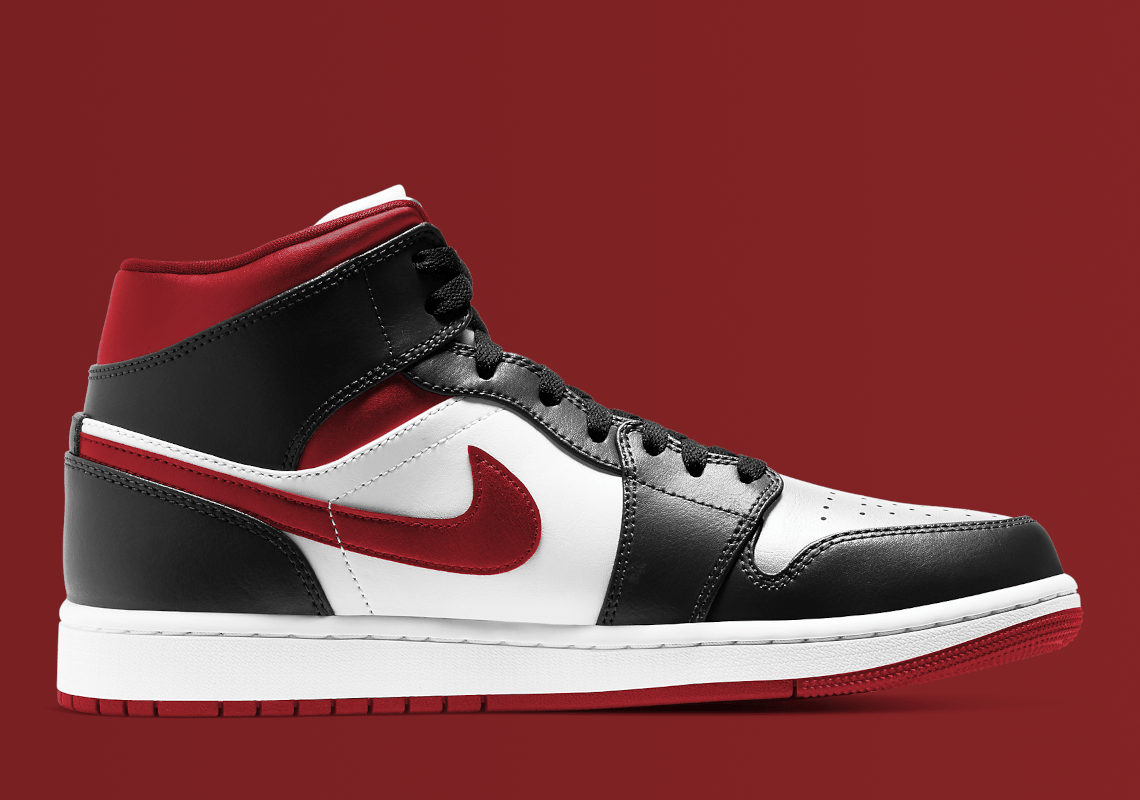 Air Jordan 1 Mid 554724 122 3