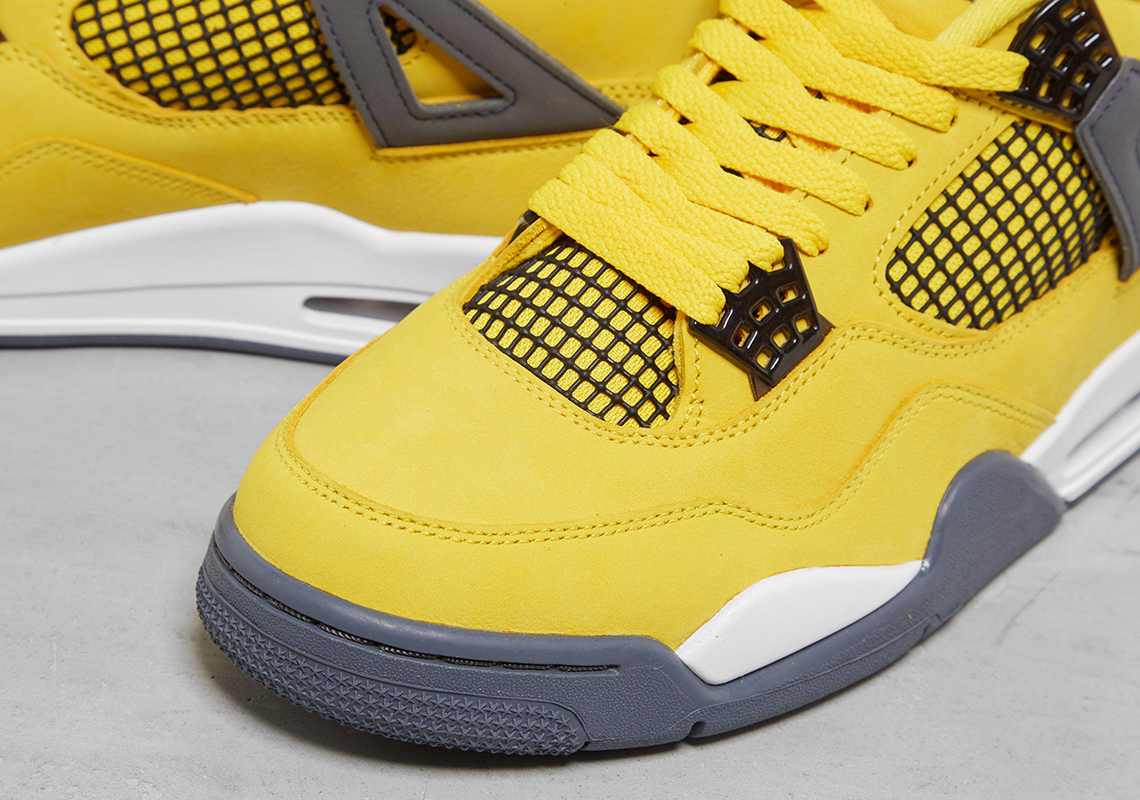 Air Jordan 4 Lightning 2021 Photos 4