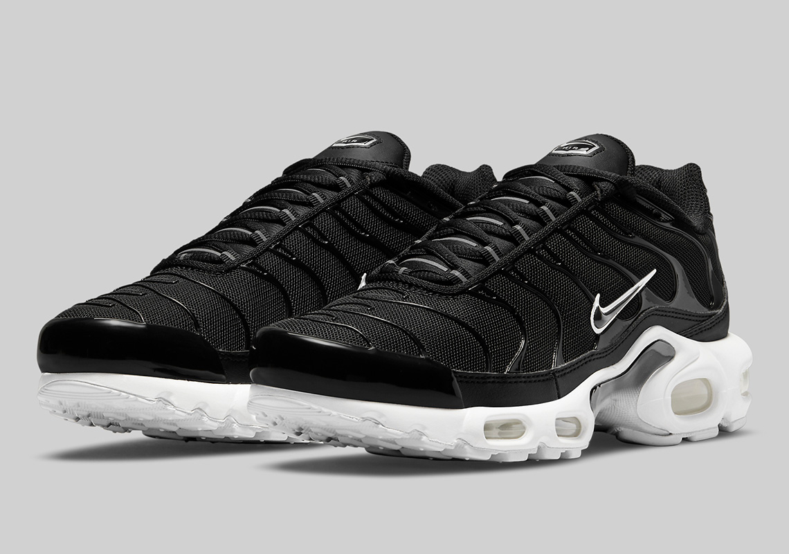 The Nike Air Max Plus Emerges In Sharp Black And White