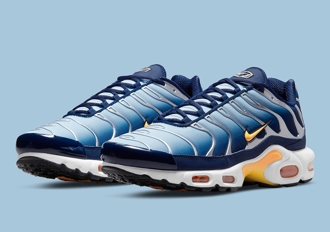 This Nike Air Max Plus Emulates The Sunny Skies Ahead