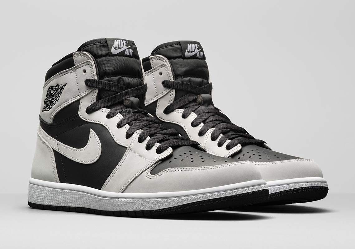 Air Jordan 1 Retro High OG "Light Smoke Grey" Combines Nubuck And Leather Uppers