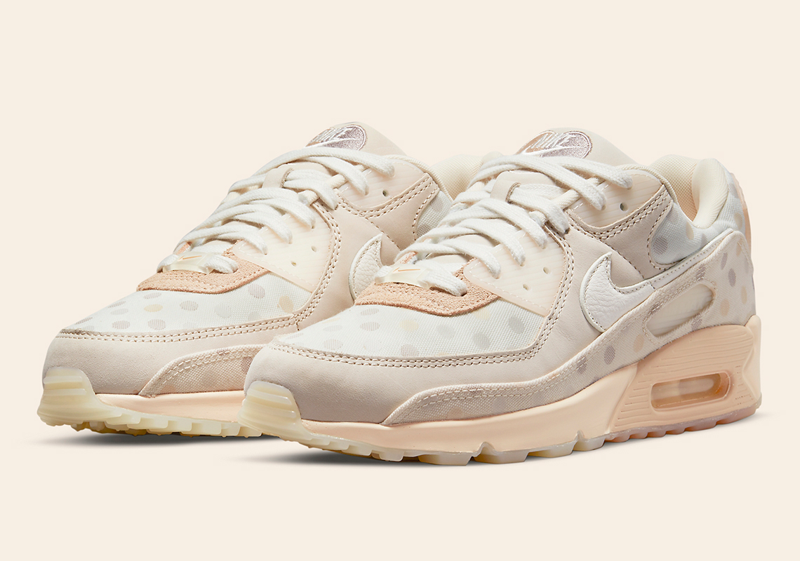 Another Nike Air Max 90 "Venn Diagram" Appears In Shimmer