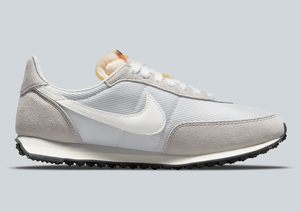 Nike Waffle Trainer 2 Se Wmns Photon Dust Dm9091 011 1