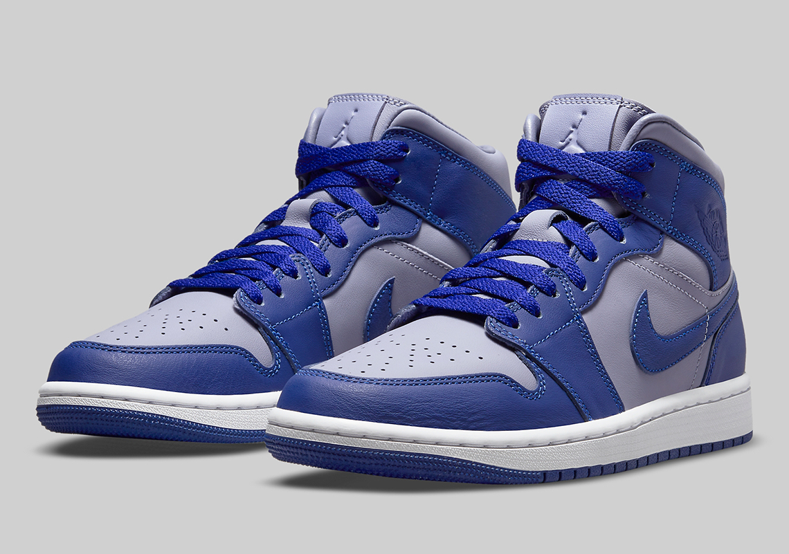 The Air Jordan 1 Mid Appears In Georgetown Colors