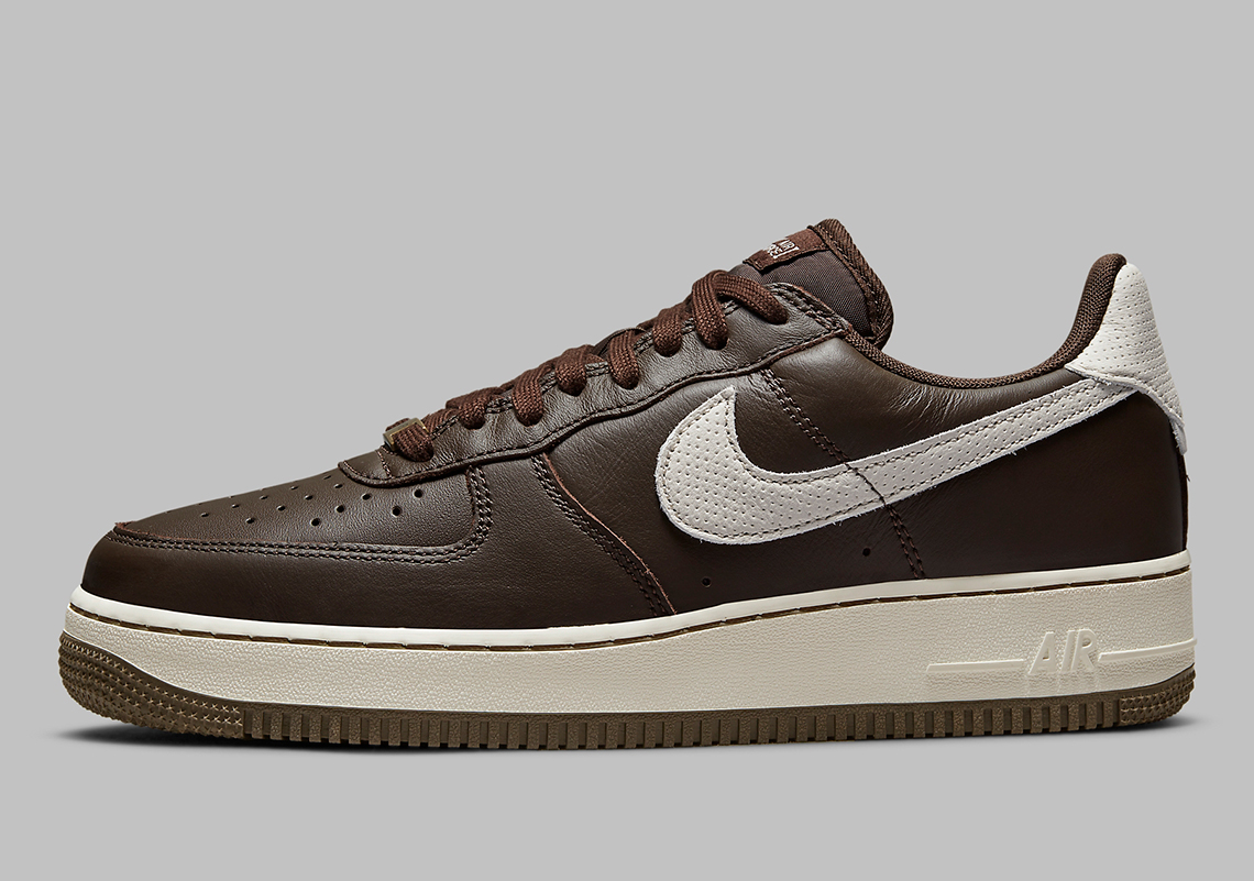 Nike Air Force 1 Dark Chocolate Db4455 200 3