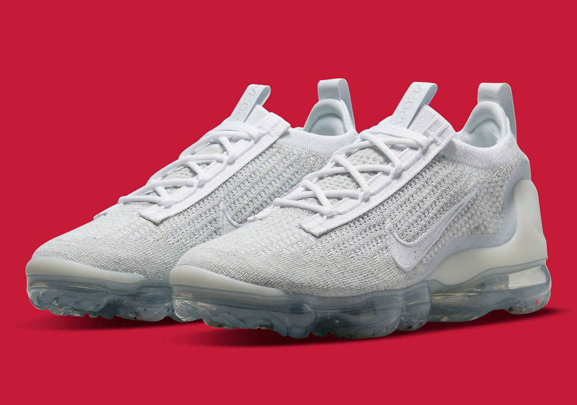 The Nike Vapormax Flyknit 2021 Replicates The Classic “Pure Platinum” Look