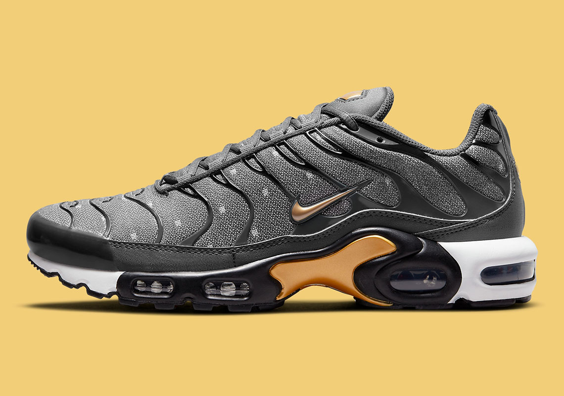 Nike Air Max Plus Twill Black Gold Dm7570 002 3