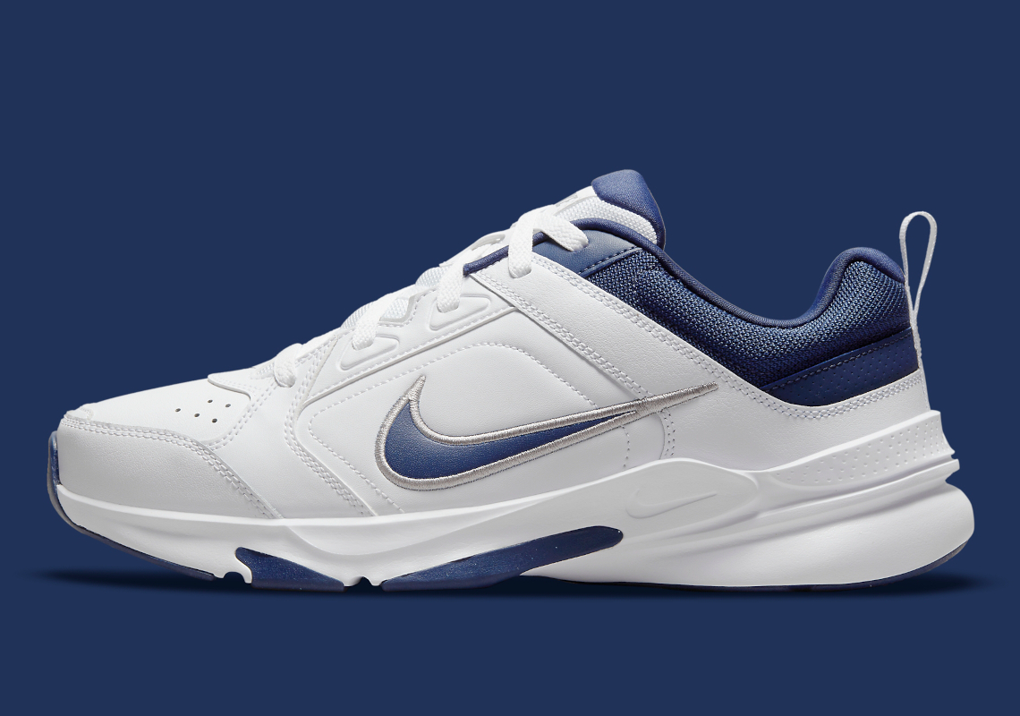 Nike Air Monarch Dj1196 100 8