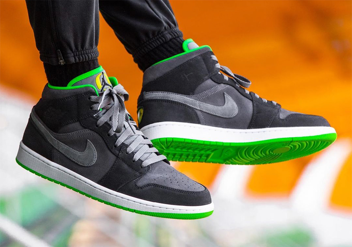 Oregon Ducks Track And Field Reveal An Air Jordan 1 Mid PE