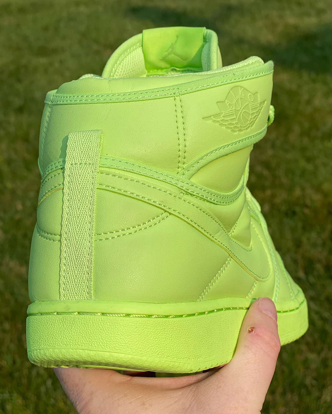 Jordan 1 Billie Eilish 8